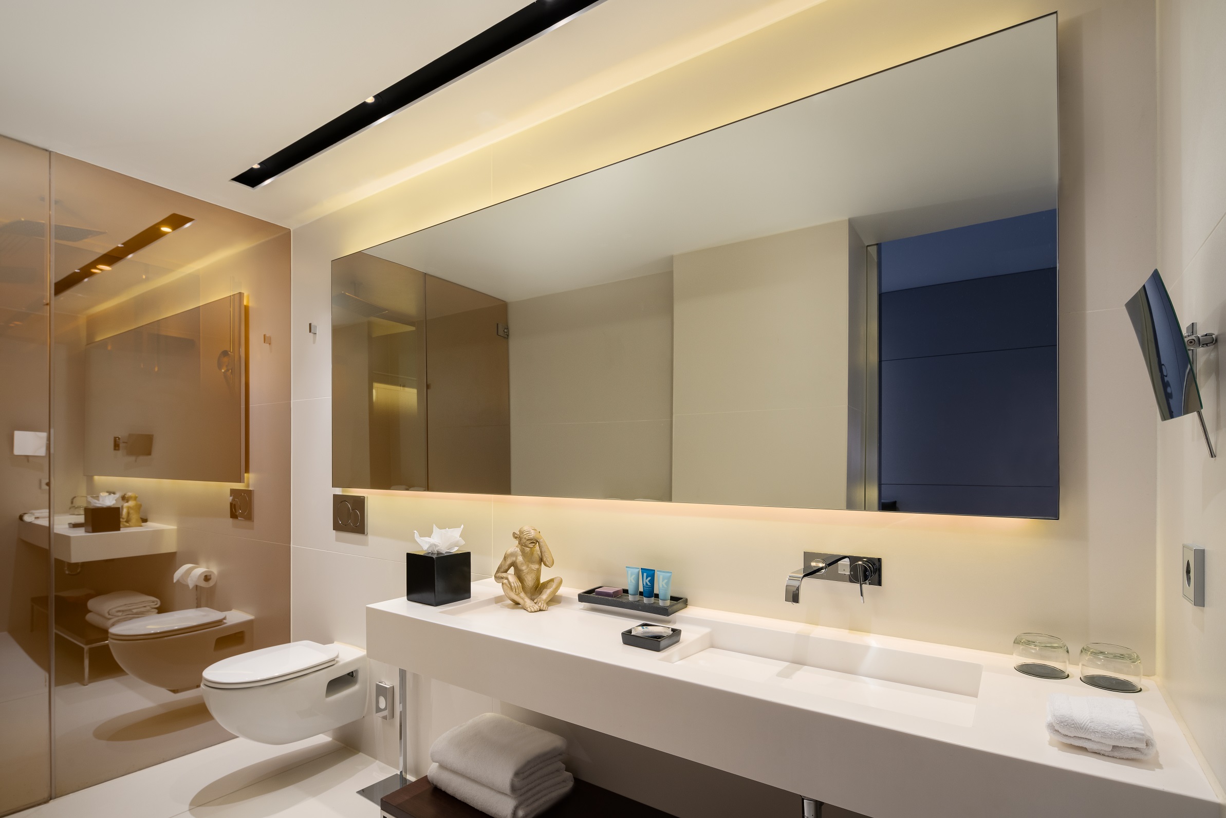 art'otel - Bathroom